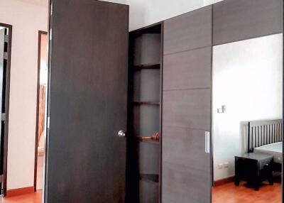 3 bed Condo in CitiSmart Sukhumvit 18 Khlongtoei Sub District C013186