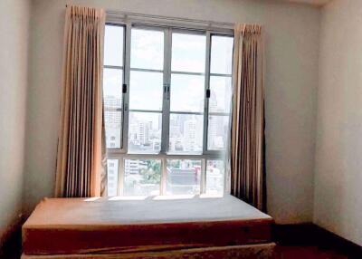 3 bed Condo in CitiSmart Sukhumvit 18 Khlongtoei Sub District C013186