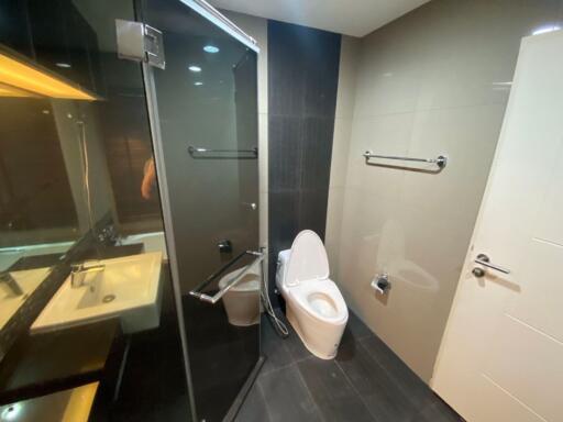3 ห้องนอน, 4 ห้องน้ำ คอนโด ราคา ฿ 100,000/เดือน