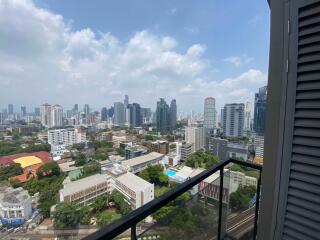 3 bed Condo in The Crest Sukhumvit 34 Khlongtan Sub District C013156