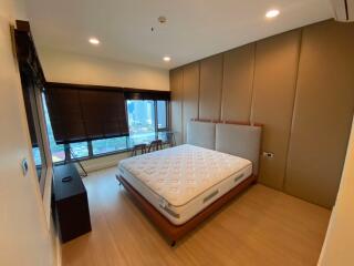 3 bed Condo in The Crest Sukhumvit 34 Khlongtan Sub District C013156