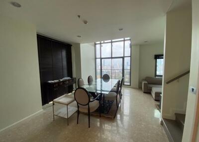 3 bed Condo in The Crest Sukhumvit 34 Khlongtan Sub District C013156