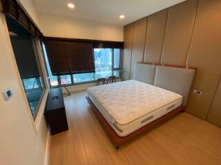 3 bed Condo in The Crest Sukhumvit 34 Khlongtan Sub District C013156