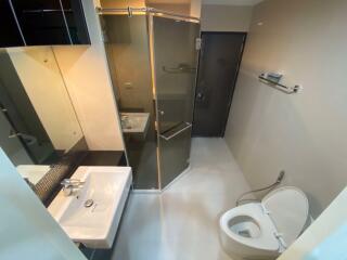 3 bed Condo in The Crest Sukhumvit 34 Khlongtan Sub District C013156