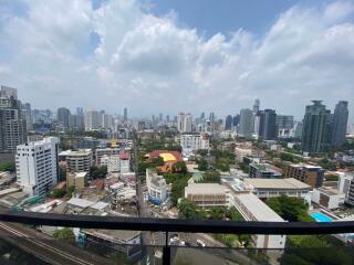 3 bed Condo in The Crest Sukhumvit 34 Khlongtan Sub District C013156