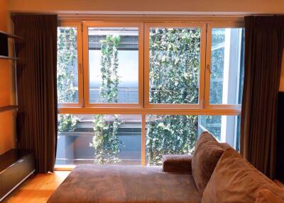 2 bed Condo in Quad Silom Silom Sub District C013133