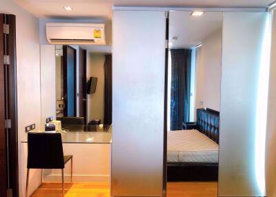 2 bed Condo in Quad Silom Silom Sub District C013133