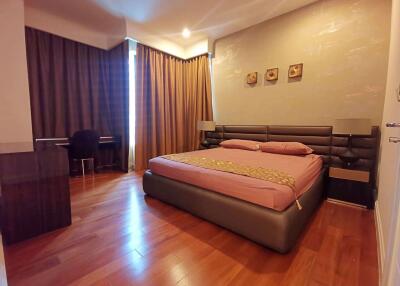 2 bed Condo in Q Langsuan Lumphini Sub District C013132