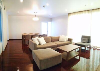 4 bed Condo in 31 Residence Khlong Tan Nuea Sub District C013126