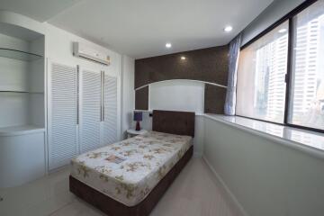3 bed Condo in President Park Sukhumvit 24 Khlongtan Sub District C013099