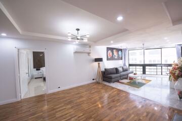 3 bed Condo in President Park Sukhumvit 24 Khlongtan Sub District C013099