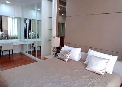 2 bed Condo in Q Langsuan Lumphini Sub District C013085