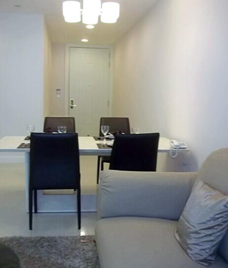 2 bed Condo in Q Langsuan Lumphini Sub District C013079