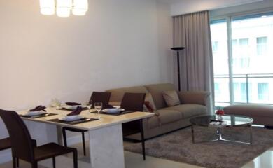 2 bed Condo in Q Langsuan Lumphini Sub District C013079