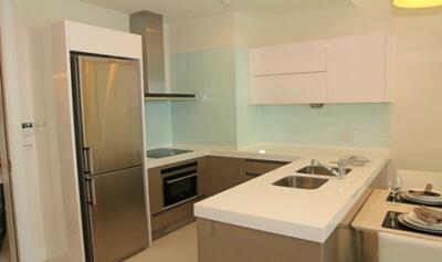 2 bed Condo in Q Langsuan Lumphini Sub District C013078