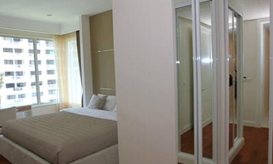 2 bed Condo in Q Langsuan Lumphini Sub District C013078