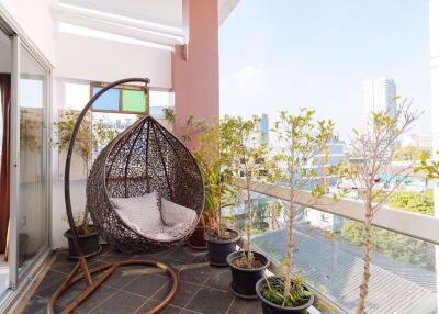 2 bed Condo in Baan Sabai Rama 4 Thungmahamek Sub District C013077