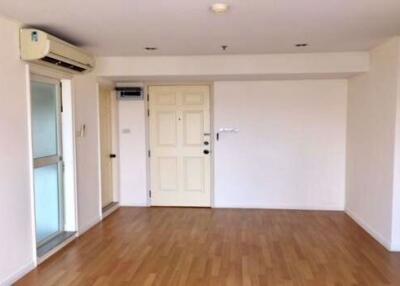 2 bed Condo in Lumpini Place Pinklao 2 Arunammarin Sub District C013058