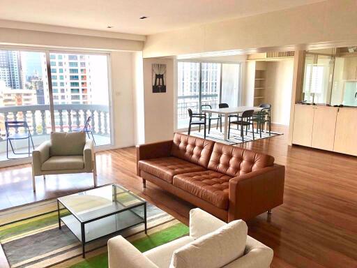 3 bed Condo in Royal Castle Khlong Tan Nuea Sub District C013013