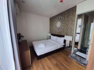 2 bed Condo in Park Origin Phromphong Khlongtan Sub District C013011