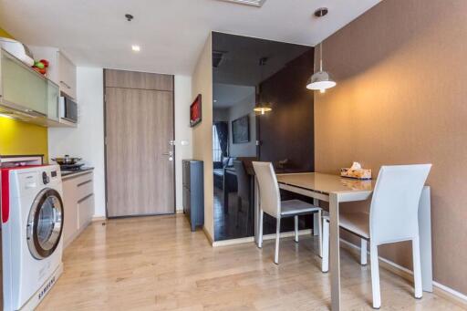 1 bed Condo in Noble Remix Khlongtan Sub District C013004