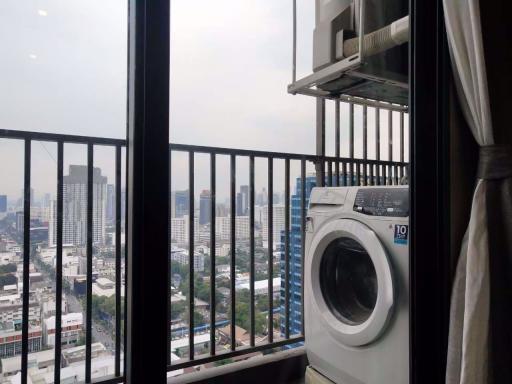 1 bed Condo in C Ekkamai Khlong Tan Nuea Sub District C012988