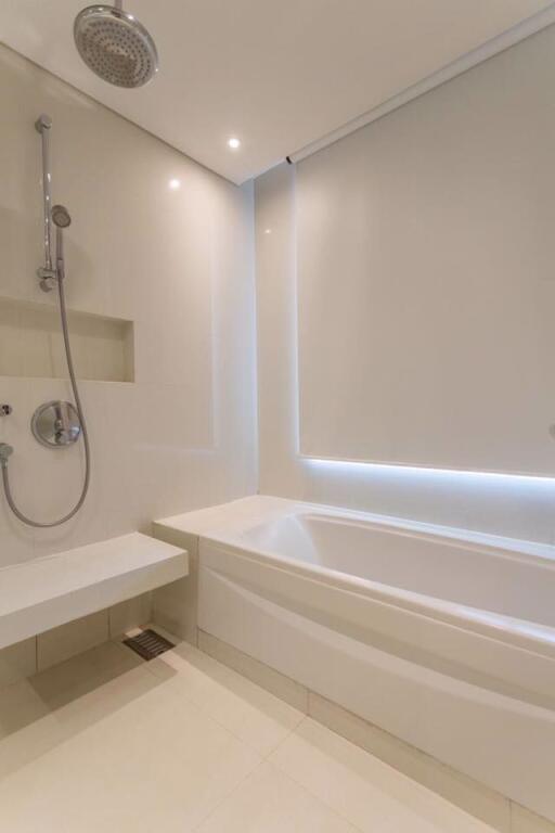 2 bed Condo in Aequa Sukhumvit 49 Khlong Tan Nuea Sub District C012983