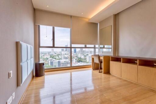 2 bed Condo in Aequa Sukhumvit 49 Khlong Tan Nuea Sub District C012983