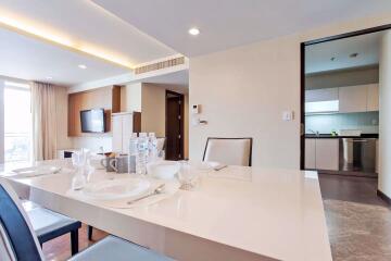 3 bed Condo in Richmond Hills Residence Khlong Tan Nuea Sub District C012920