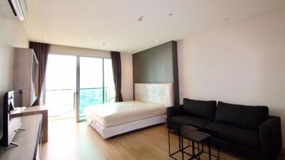 Studio bed Condo in Sky Walk Condominium Phrakhanongnuea Sub District C012905