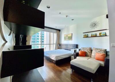 Studio bed Condo in The Address Chidlom Lumphini Sub District C012902