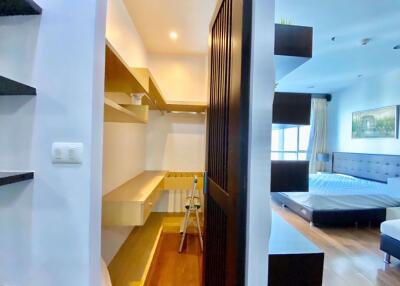 Studio bed Condo in The Address Chidlom Lumphini Sub District C012902