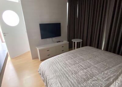 1 bed Duplex in The Emporio Place Khlongtan Sub District D012890