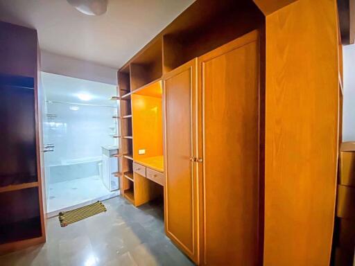 2 bed Condo in Sathorn Condo Place Thungmahamek Sub District C012864