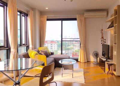 2 bed Condo in The Vertical Aree Samsennai Sub District C012848