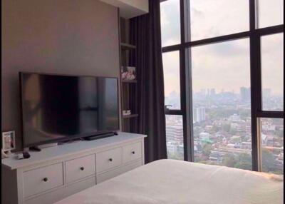 2 bed Condo in The Diplomat Sathorn Silom Sub District C012754