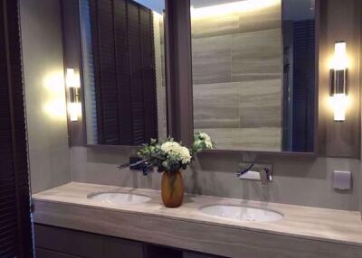 2 bed Condo in The Diplomat Sathorn Silom Sub District C012742