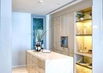 3 bed Condo in Kraam Sukhumvit 26 Khlongtan Sub District C012725