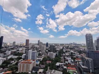 3 bed Condo in Kraam Sukhumvit 26 Khlongtan Sub District C012725