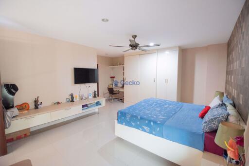 2 Bedrooms Condo in Paradise Residence 2 Jomtien C010613