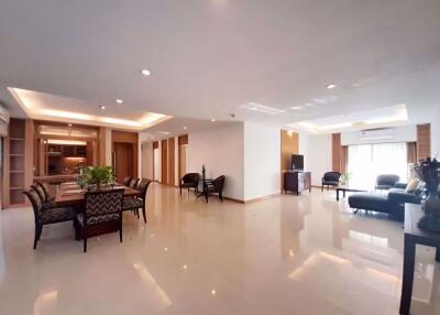 3 bed Condo in Esmeralda Apartments Thungmahamek Sub District C012687