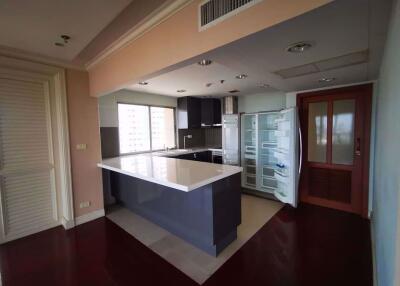 2 bed Condo in Sathorn Park Place Thungmahamek Sub District C012674