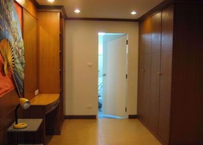 2 bed Condo in The Prime Suites Khlongtoei Sub District C012656