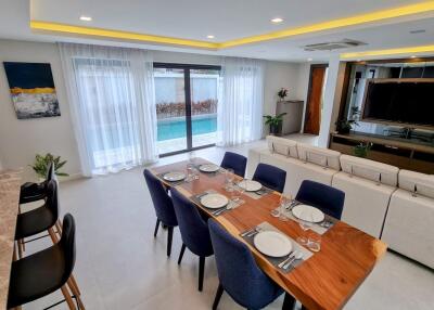 Luxury Jomtien Pool Villa for Sale in Pattaya