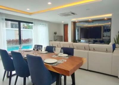 Luxury Jomtien Pool Villa for Sale in Pattaya