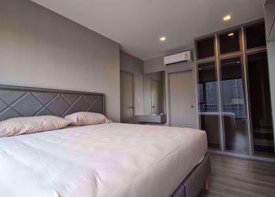2 bed Condo in The Politan Rive Bang Rak Noi Sub District C012592
