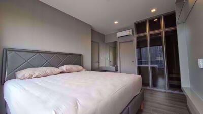 2 bed Condo in The Politan Rive Bang Rak Noi Sub District C012592