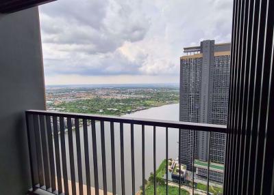 2 bed Condo in The Politan Rive Bang Rak Noi Sub District C012592