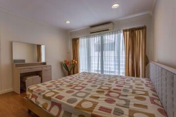 2 bed Condo in Grand Heritage Thonglor Khlong Tan Nuea Sub District C012574