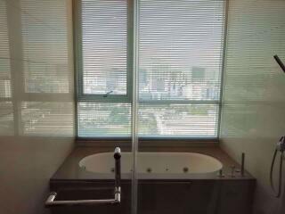 2 bed Condo in The Address Phayathai Thungphayathai Sub District C012548